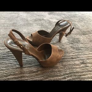 BALLY Sz 7.5 camel suede peep toe heels